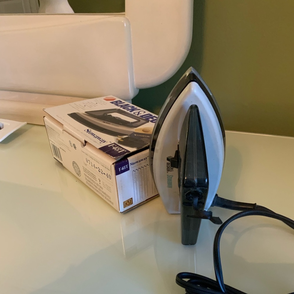 Black and decker travel iron
